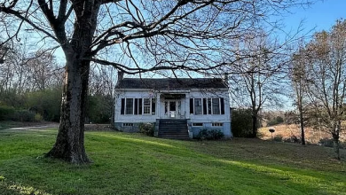 Photo of Save this house! “Hillside Cottage”, Circa 1850 in Alabama. $89,000