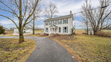 Photo of This house sure looks like a diamond in the rough to me! Circa 1900. Almost five acres in Indiana. $184,900